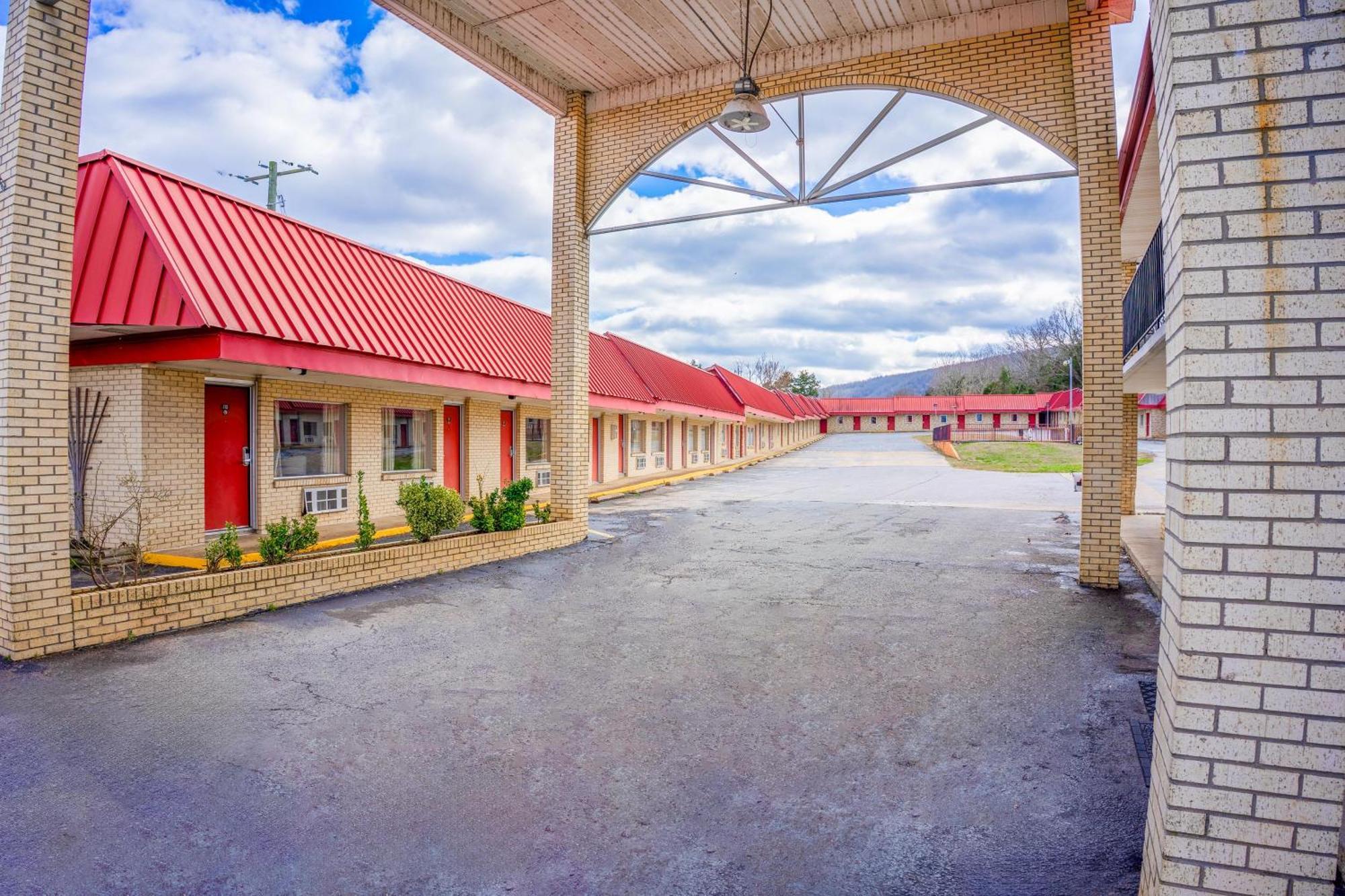 Ozark Junction Mountain View By Oyo Motel Exterior foto