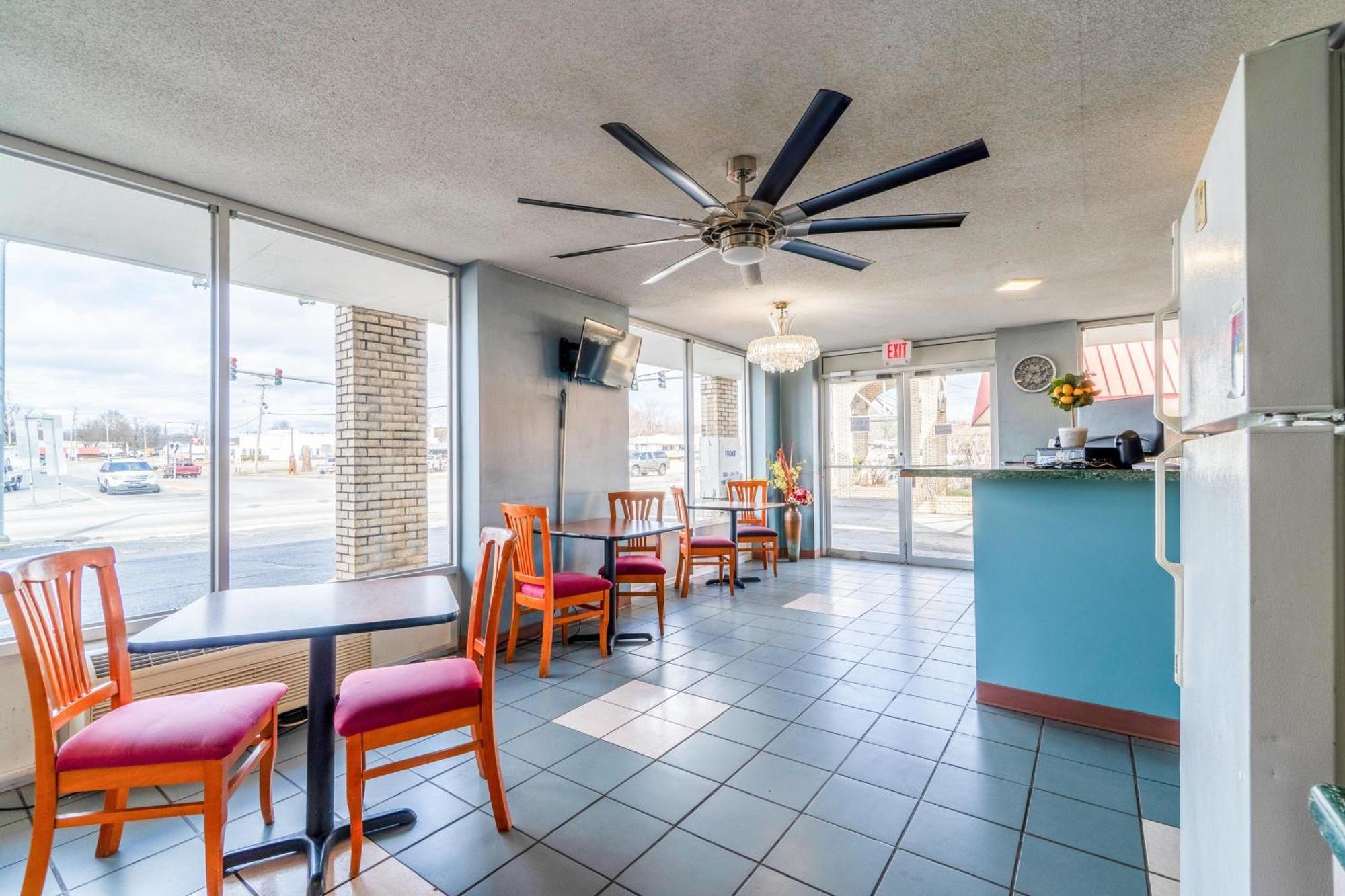 Ozark Junction Mountain View By Oyo Motel Exterior foto