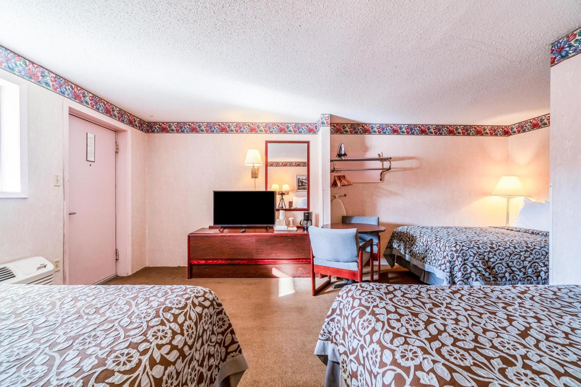 Ozark Junction Mountain View By Oyo Motel Exterior foto