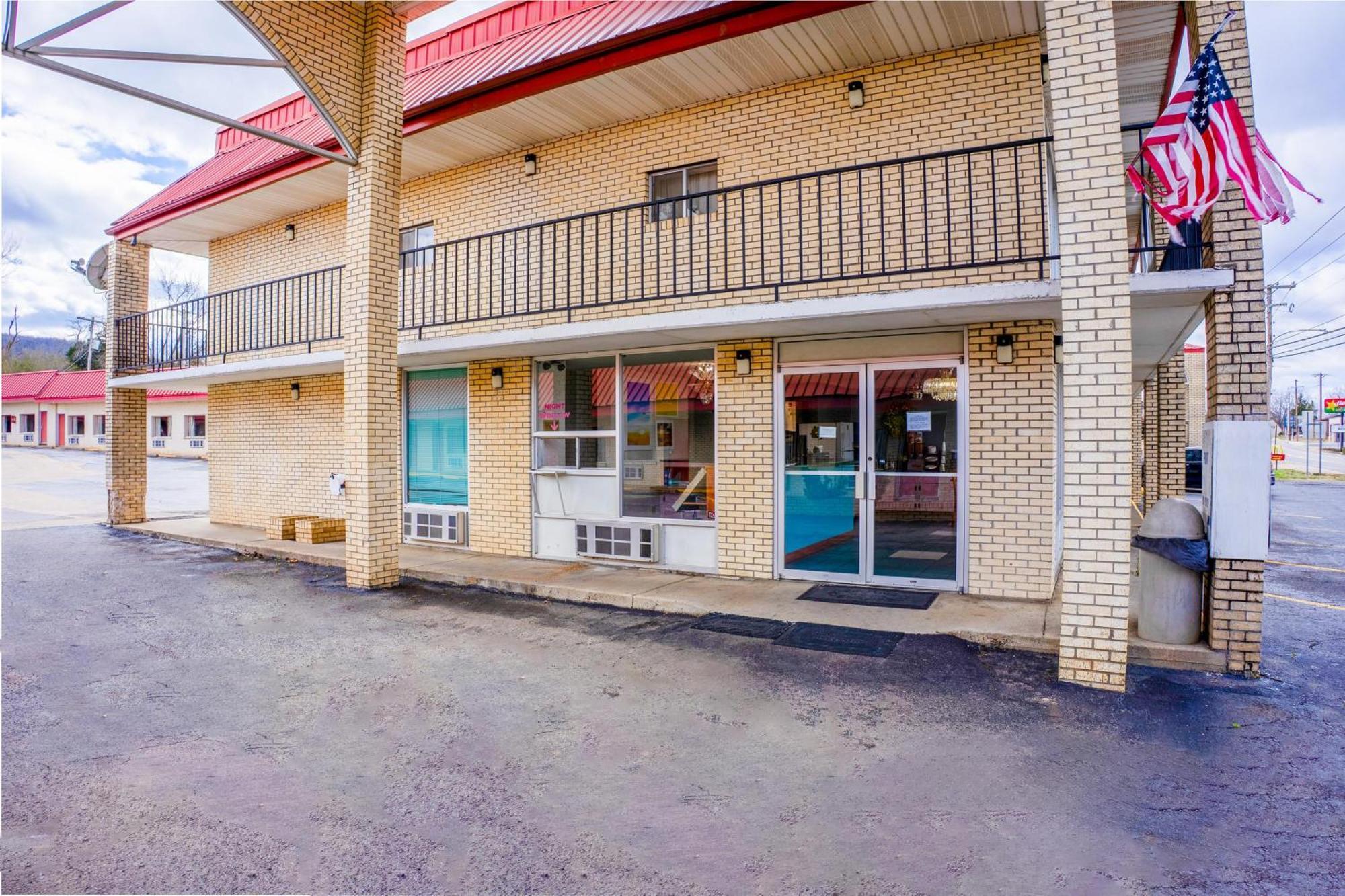 Ozark Junction Mountain View By Oyo Motel Exterior foto